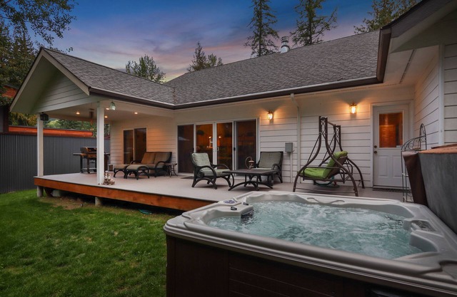 Two Custom Waterfront Adjoining Homes sleep 36 people- Great for large groups!