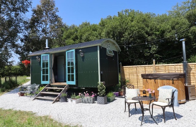 Two Moors Shepherds Hut