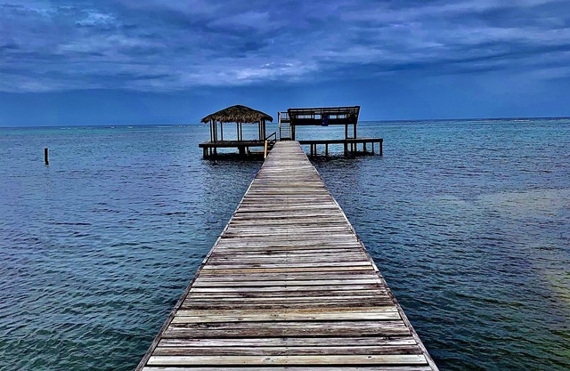 Two Story 3/Bd 2Bath, w Pool and steps to the best snorkeling on the island