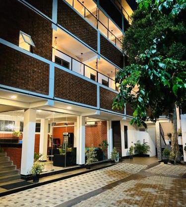 Unic Residence And Transit Hotel
