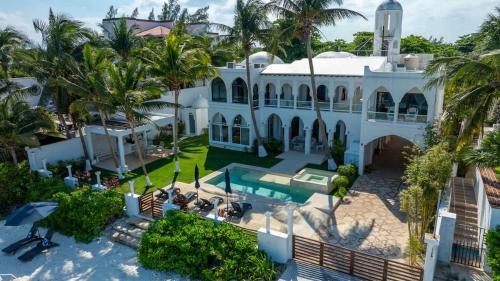 Unique 5BR Beachfront Villa w/Private Pool!