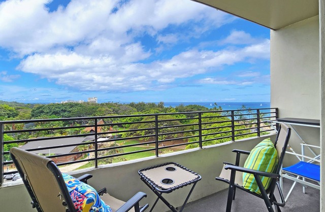 Unique 8th Floor King bed condo Full kitchen Slps 3, 2 in 1 WAIKIKI GRAND HOTEL®