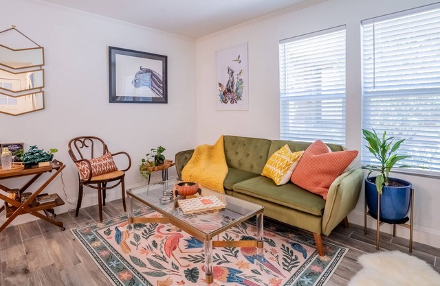 Unique, cozy Southside condo with sparkling pool