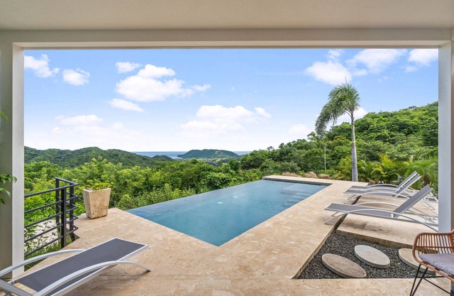 Unique Ocean View Property w/Infinity Pool!
