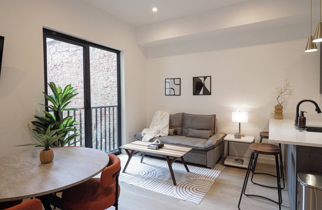 Unit 6: Studio/Queen +Sofa Bed in the heart of DC