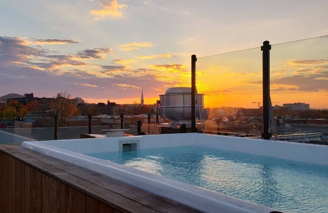Unwind in a Multilevel Loft in the Heart of Trendy Mile End