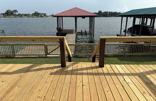 Updated 4-bedroomnToddler safe backyard, new appliances and furniture, green egg