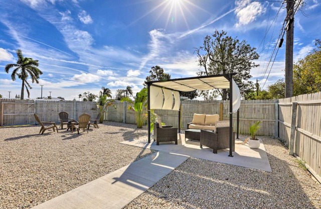 Updated Bradenton Home Fire Pit, Fenced Yard