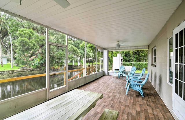 Updated Rustic Yankeetown Home w/Lanai & Dock