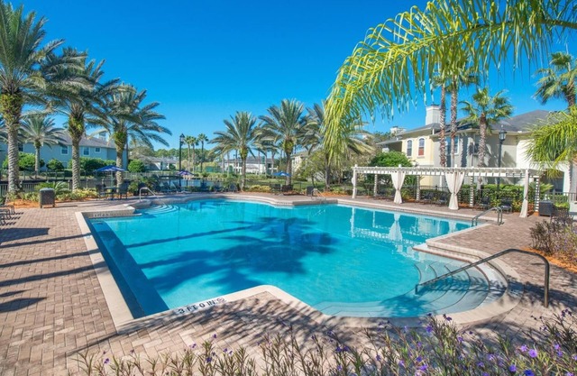Upgraded 3 bed apt Close to Beaches and Mayo Clinic