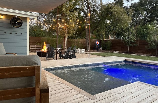 Urban Oasis: Pool Retreat – Downtown, ACL & F 1