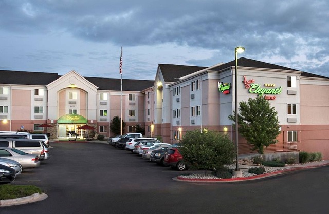 MCM Elegante Suites
