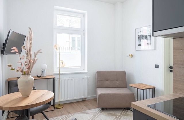 Vacation directly on the historic Alter Strom