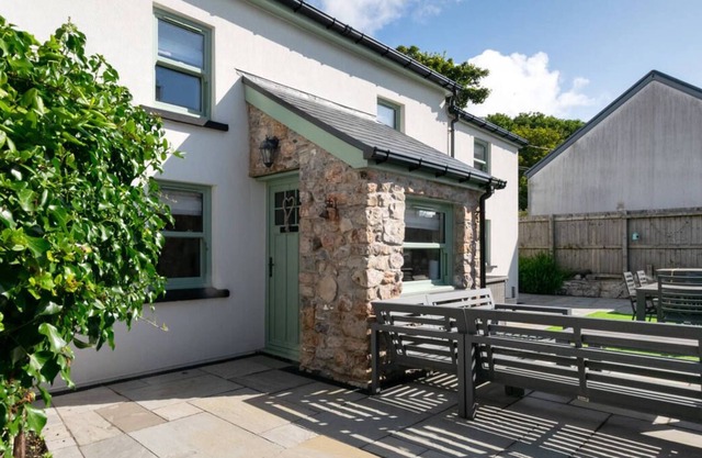 Vale Cottage in the beautiful Swansea