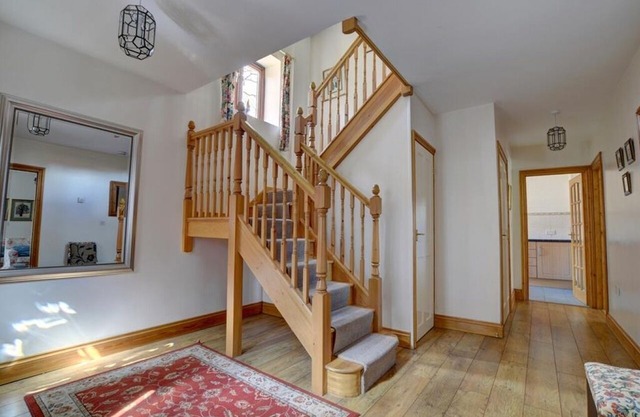 Valley View Barn - Three Bedroom House, Sleeps 6