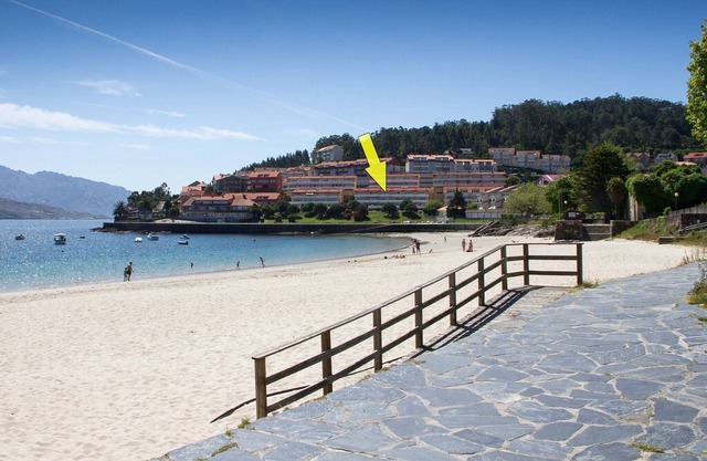 Very new, terrace with sea view