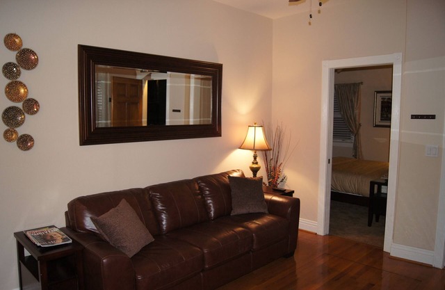 Victorian Close to DT, Convention Center, Balboa Park, Coronado. WiFi, TV, A/C