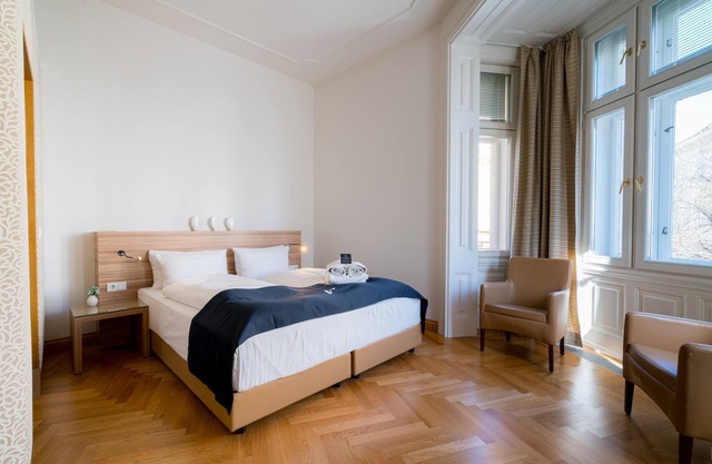 Vienna Residence, City Hall - Parliament #6410