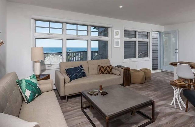 ViewPoint - 3BR Large Balcony Suite 109