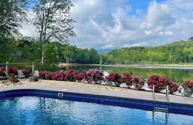 VIEWS & POOL! Private Cove Lake House!