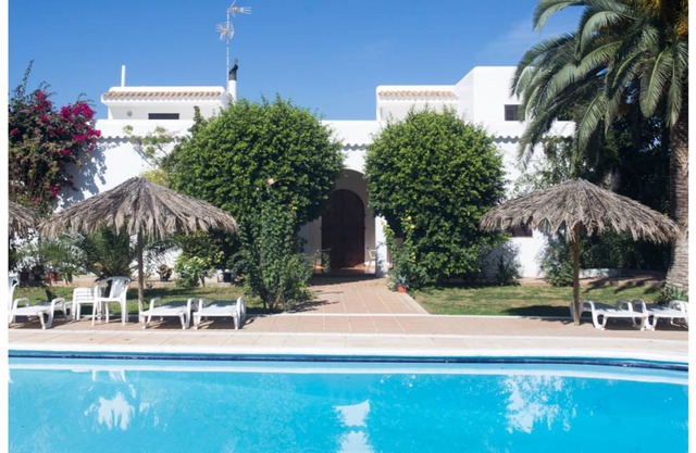 Villa Nieves is a beautiful villa set in a rural location yet it is still only a 5 minute drive from San Antonio and San Rafael