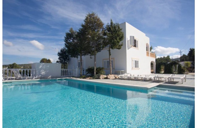 Villa Can Vincent is a large villa and pool located on the outskirts of San Antonio Bay