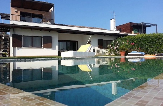 Villa ∙ 4 bedrooms ∙ 7 guests