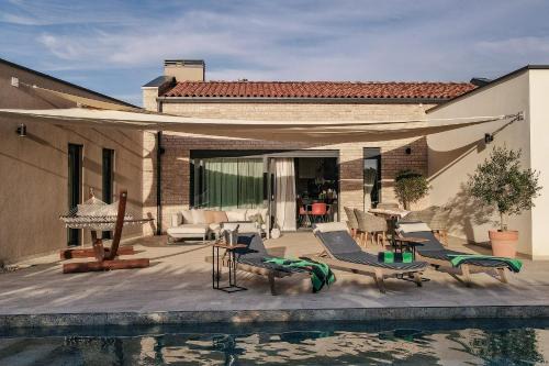 Villa Arya