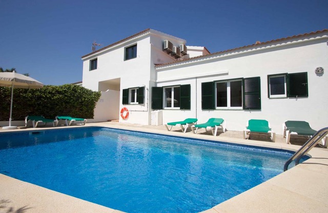 Villa Bini Estrella: Large Private Pool, Walk to Beach, Sea Views, A/C, WiFi