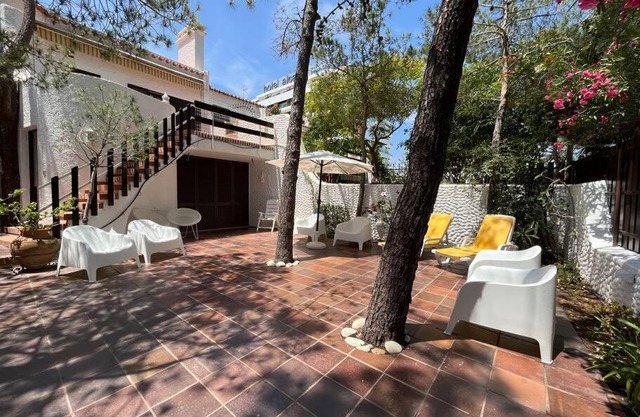 Villa com 5 Quartos a 5 min praia e do Centro