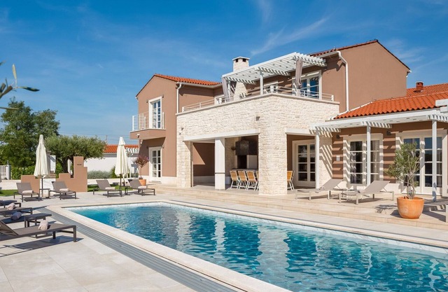 Villa Energy White with Pool