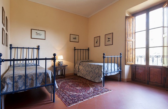 Villa in Casole with 6 bedrooms sleeps 12
