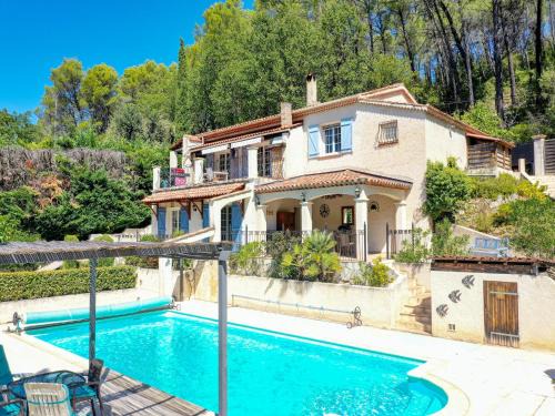 Villa in Flayosc with Private Pool