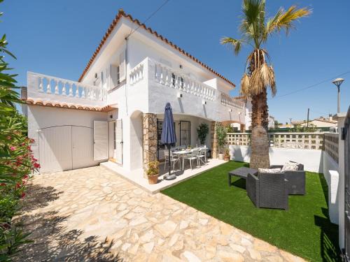 Villa in L Escala near Beaches & Empúries