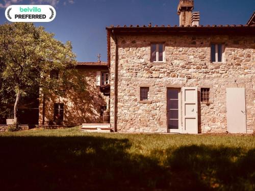 Villa in Tuscany with Heated Pool & Sports Court