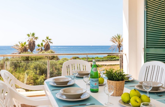 VILLA JUANEDA !! WITH IDEAL POOL FOR FAMILIES VERY CLOSE TO THE SEA