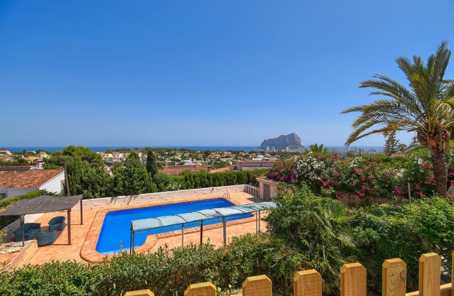 Villa 'La Perla Calpe Seaview' with Sea View, Wi-Fi and Air Conditioning