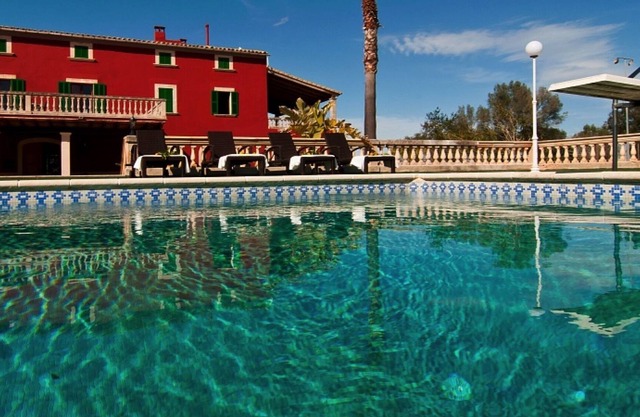 Villa large capacity pool friends, family, events, near beaches and city