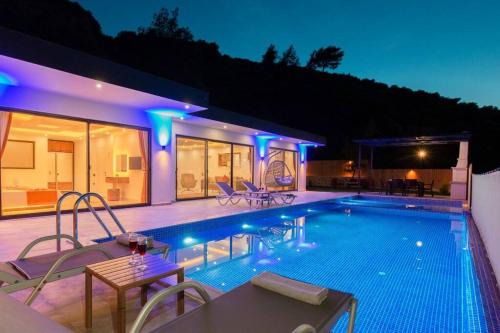 Villa Light River / Kalkan