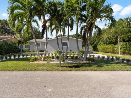 Villa Luxe 4BD 3BR Spacious Villa Heated Pool