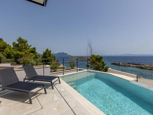 Villa Luxury Villa Luce by Interhome