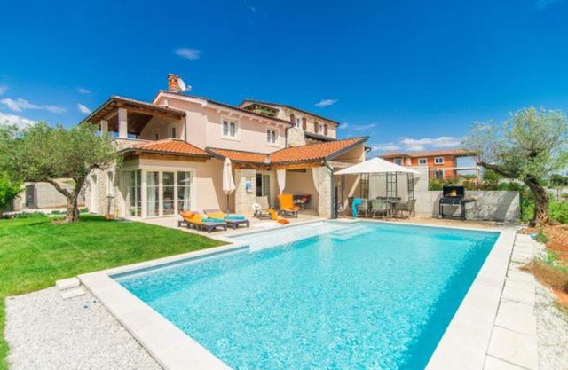 Villa Nar
