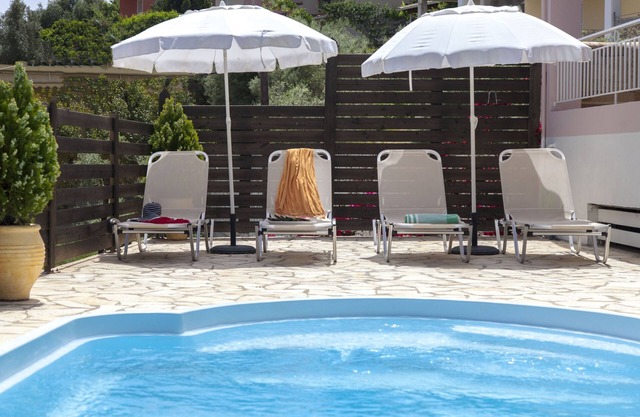 Villa 'Nikoleta' with Private Pool, Wi-Fi and Air Conditioning