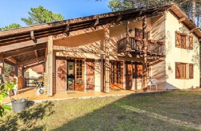 Villa Nolmar Classified 4* 10pers. 5 bedrooms. 1200m beach