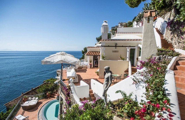 Villa Oriana Private Pool Villa, 35 Meters from the beach, stunning views.