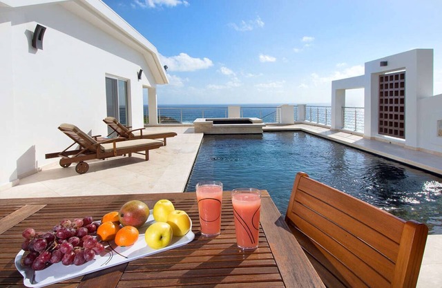 Villa Paradiso (2/6 Rooms)