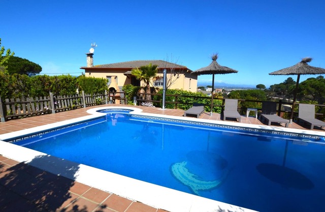 Villa Pelican 8 people , 8 kms from Lloretde mar