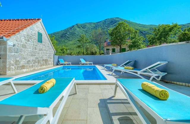 Villa Roglić in Dalmatian Hinterland with private pool, tennis, bocce and golf court