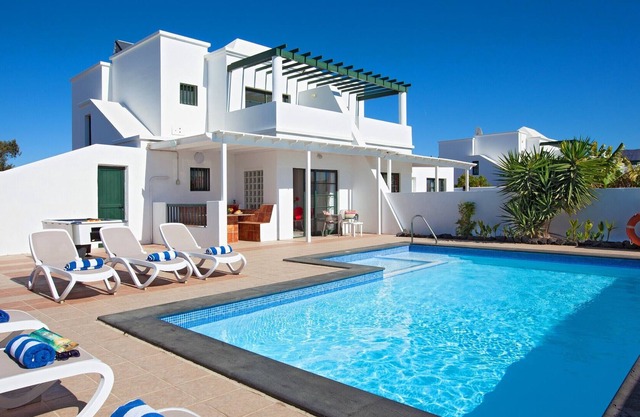 Villa Vicini - with Pool Table & Private Pool in Great Location