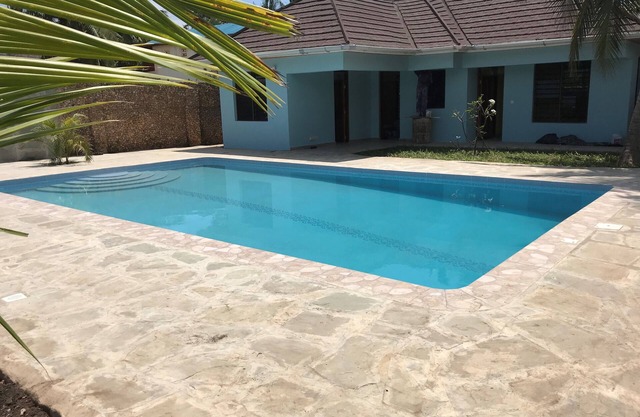 Villa with big Pool, 3 minutes to the stunning white beach
